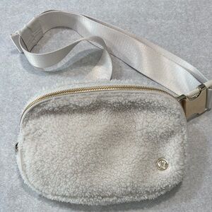 Lululemon Everywhere Cozy White Sherpa Belt Bag